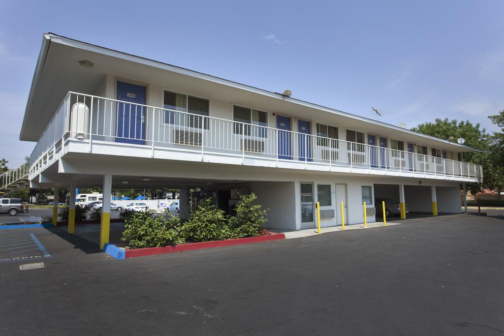 Motel 6 Sacramento, Ca - Downtown Eksteriør bilde