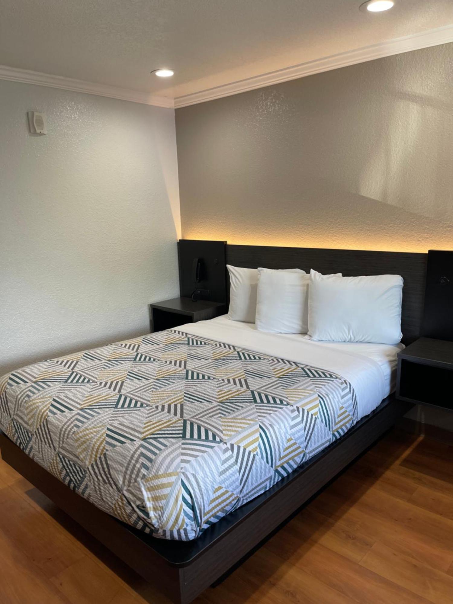 Motel 6 Sacramento, Ca - Downtown Eksteriør bilde