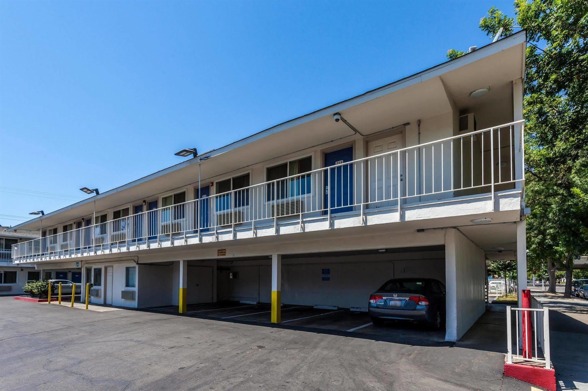 Motel 6 Sacramento, Ca - Downtown Eksteriør bilde