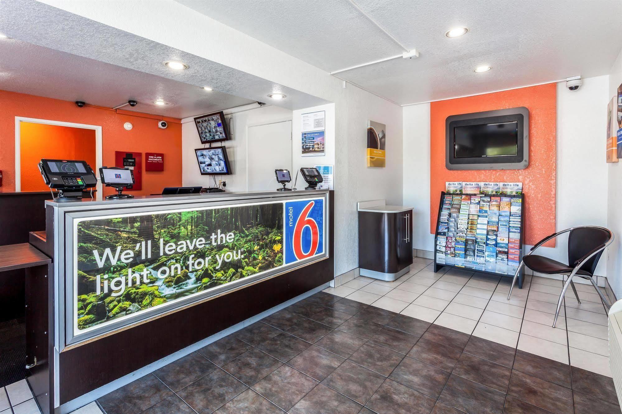 Motel 6 Sacramento, Ca - Downtown Eksteriør bilde