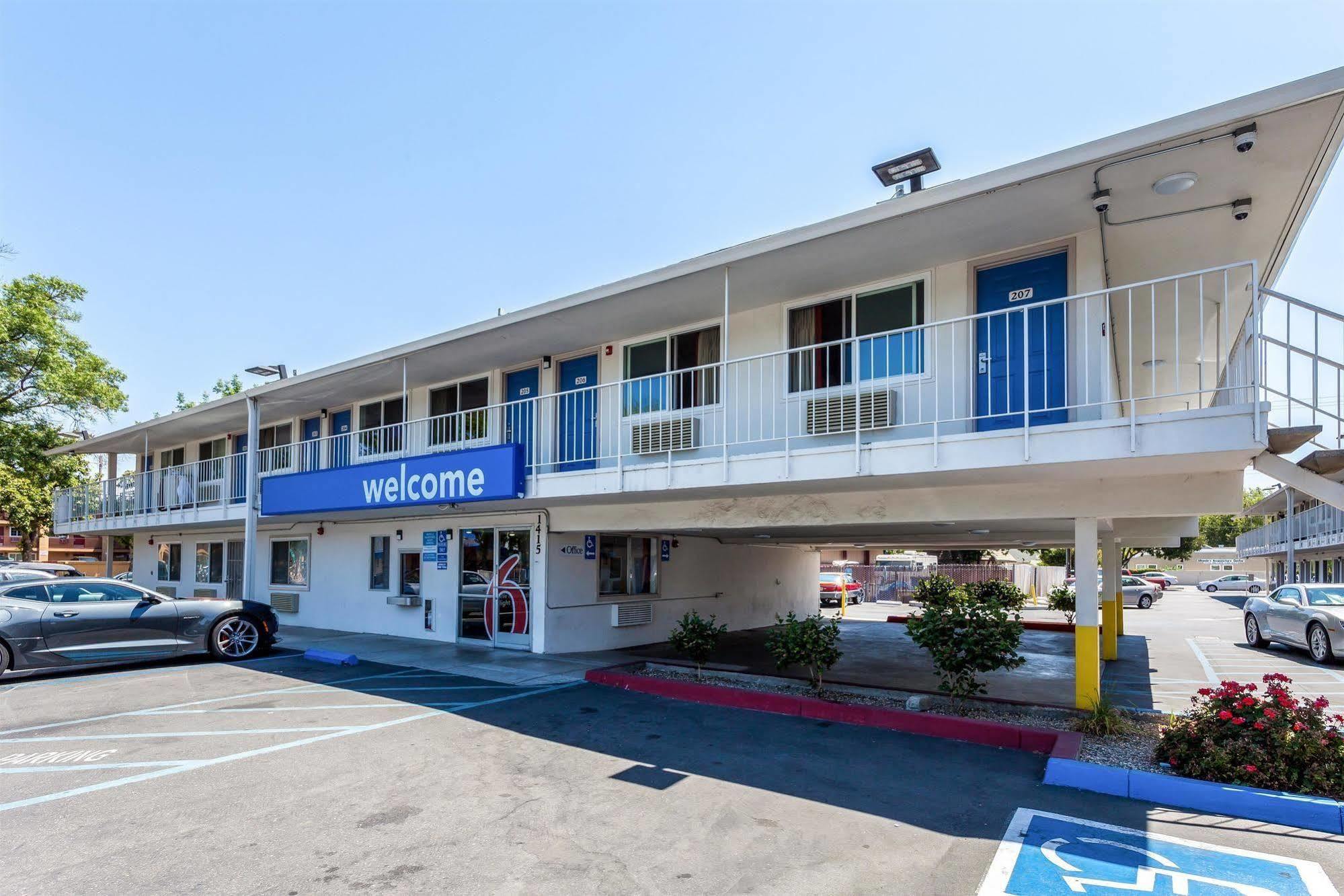 Motel 6 Sacramento, Ca - Downtown Eksteriør bilde